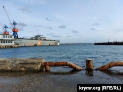 Причал в Керчи, где оторвались пришвартованные буксиры во время шторма в ночь на 27 ноября 2023 года