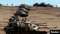 Türkiyə tankları Suriya sərhədində