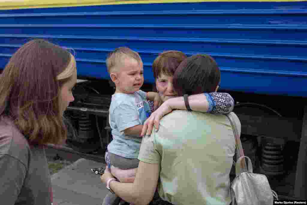 Європейський Союз надав українським громадянам автоматичне право залишатися та працювати на території всіх 27 країн-членів терміном до трьох років