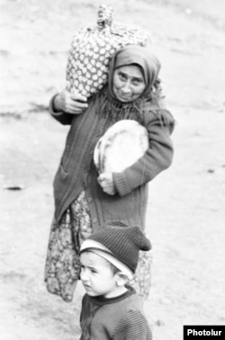 Вірменські біженці, які покинули Баку, 1989 (Photolure)