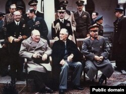 Yalta sammiti, 1945-cil: Winston Churchill, Franklin Roosevelt və Joseph Stalin