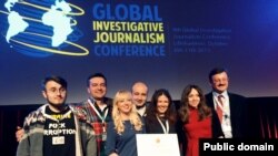 Команда проекту YanukovychLeaks на врученні відзнаки міжнародного конкурсу Global Shining Light Award