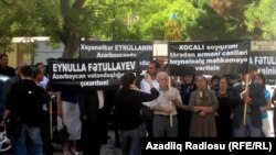 Aksiya keçirən Xocalı sakinləri Eynulla Fətullayevin azadlığa çıxmağını istəmirlər