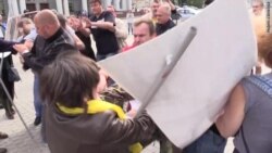 У Москві побили учасників мітингу проти війни з Україною