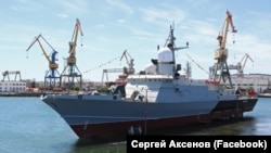 Церемония спуска на воду малого ракетного корабля (МРК) проекта 22800 «Циклон» на судостроительном заводе «Залив». Керчь июль 2020 года